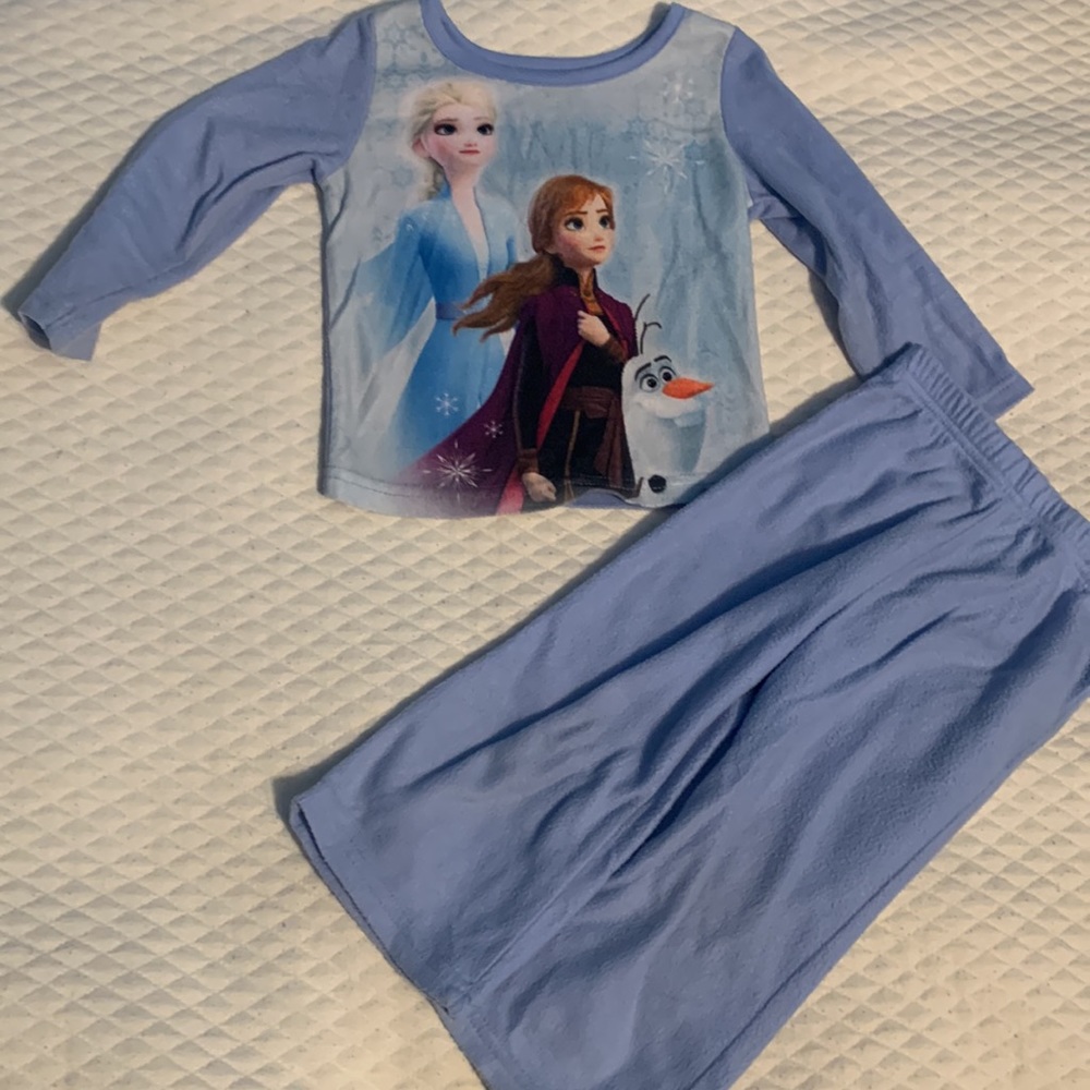 4 Girls PJs - 2T - Picture 3 of 9